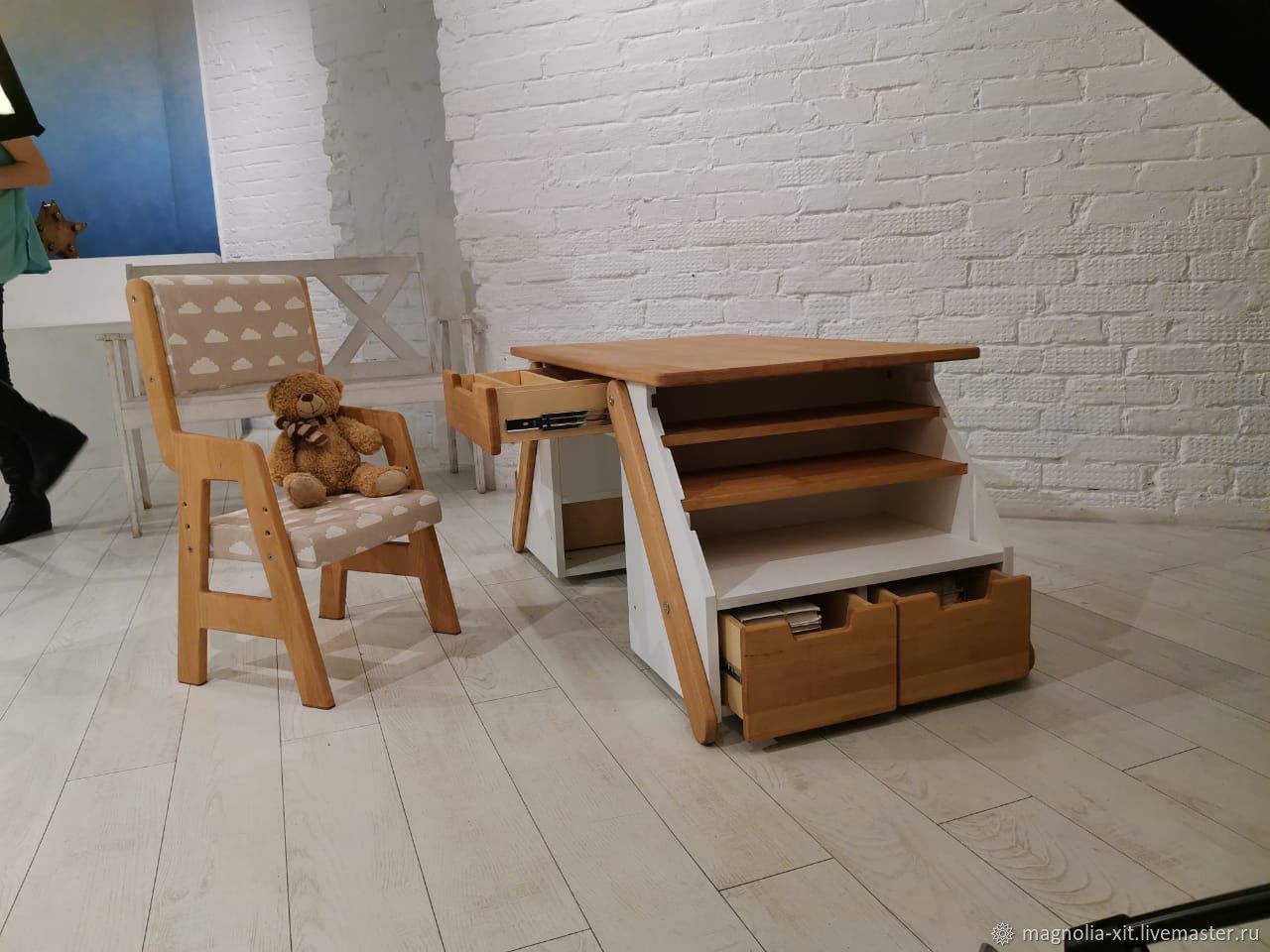 Стол и стул для ребёнка растущие купить в интернет-магазине Ярмарка ...