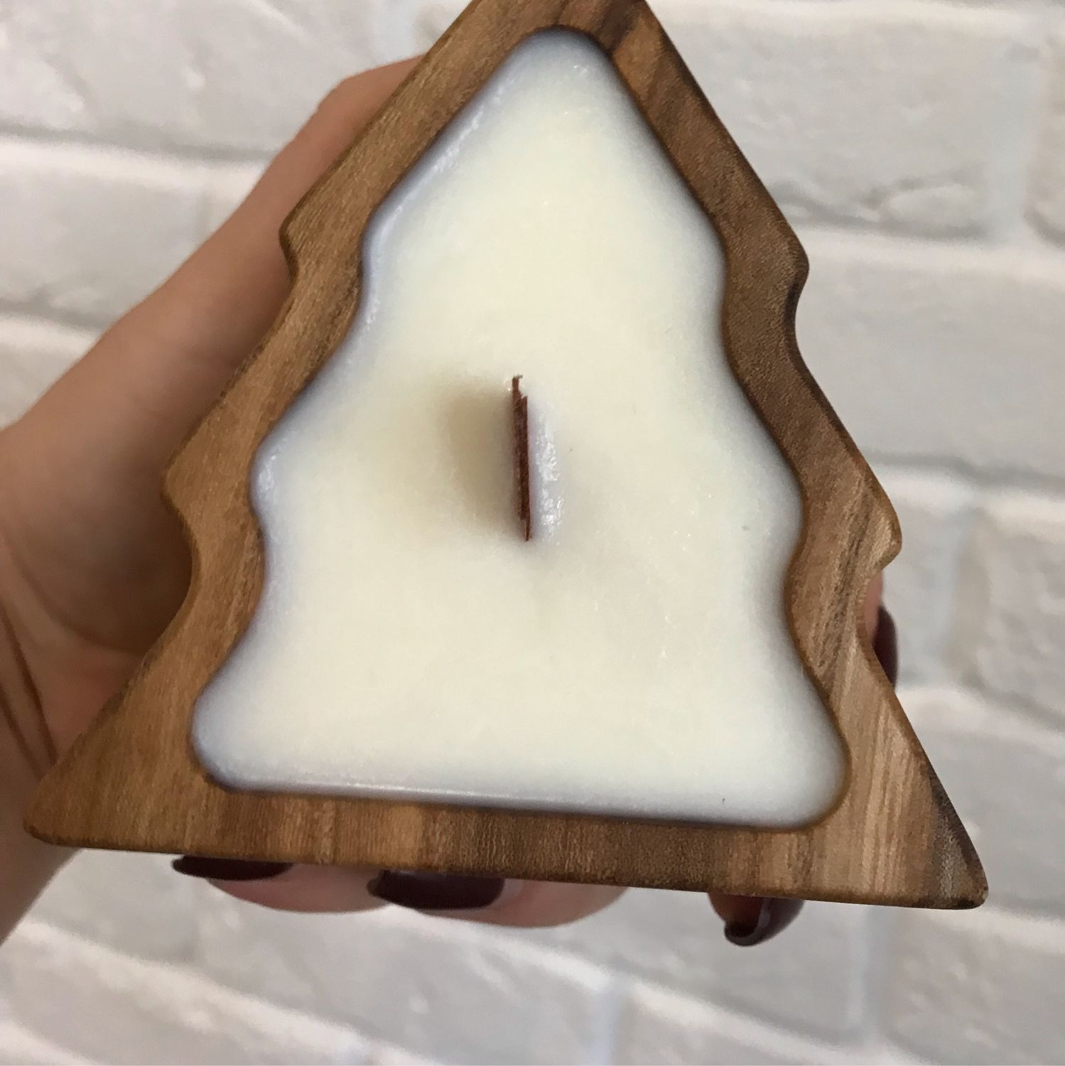 Свеча в дереве из соевого воска с деревянным фитилём купить в интернет ...