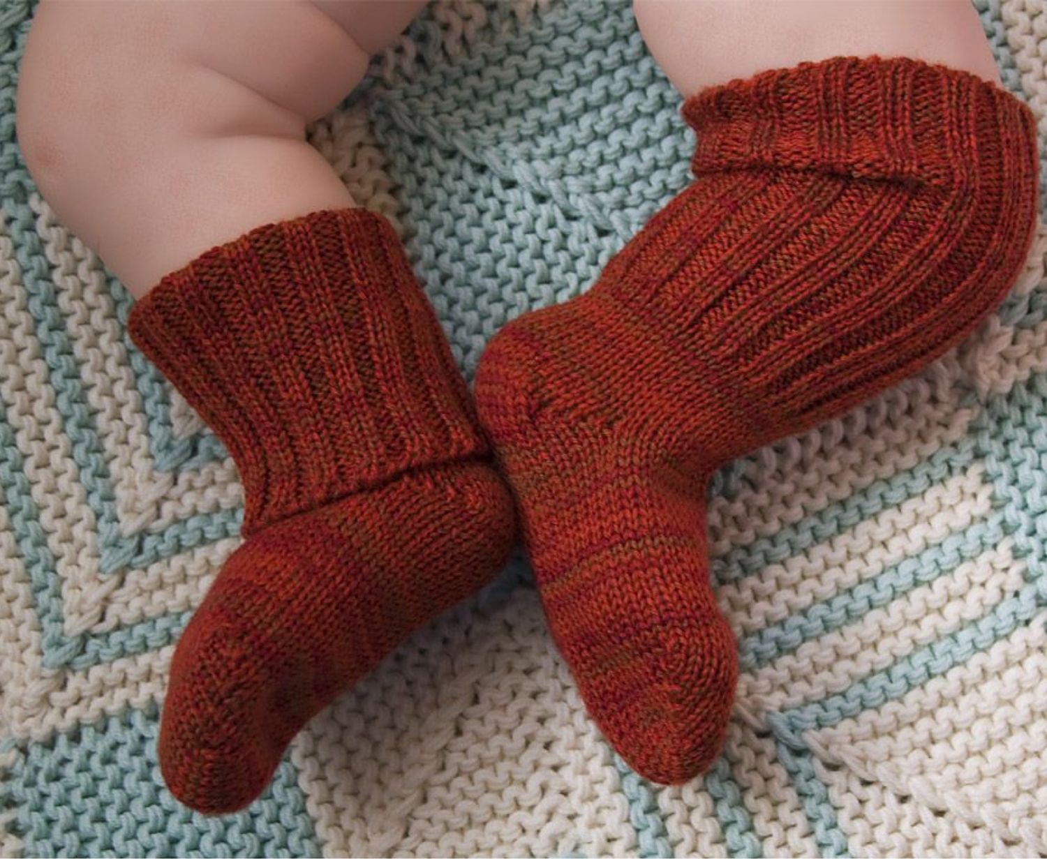 Как связать детские носки