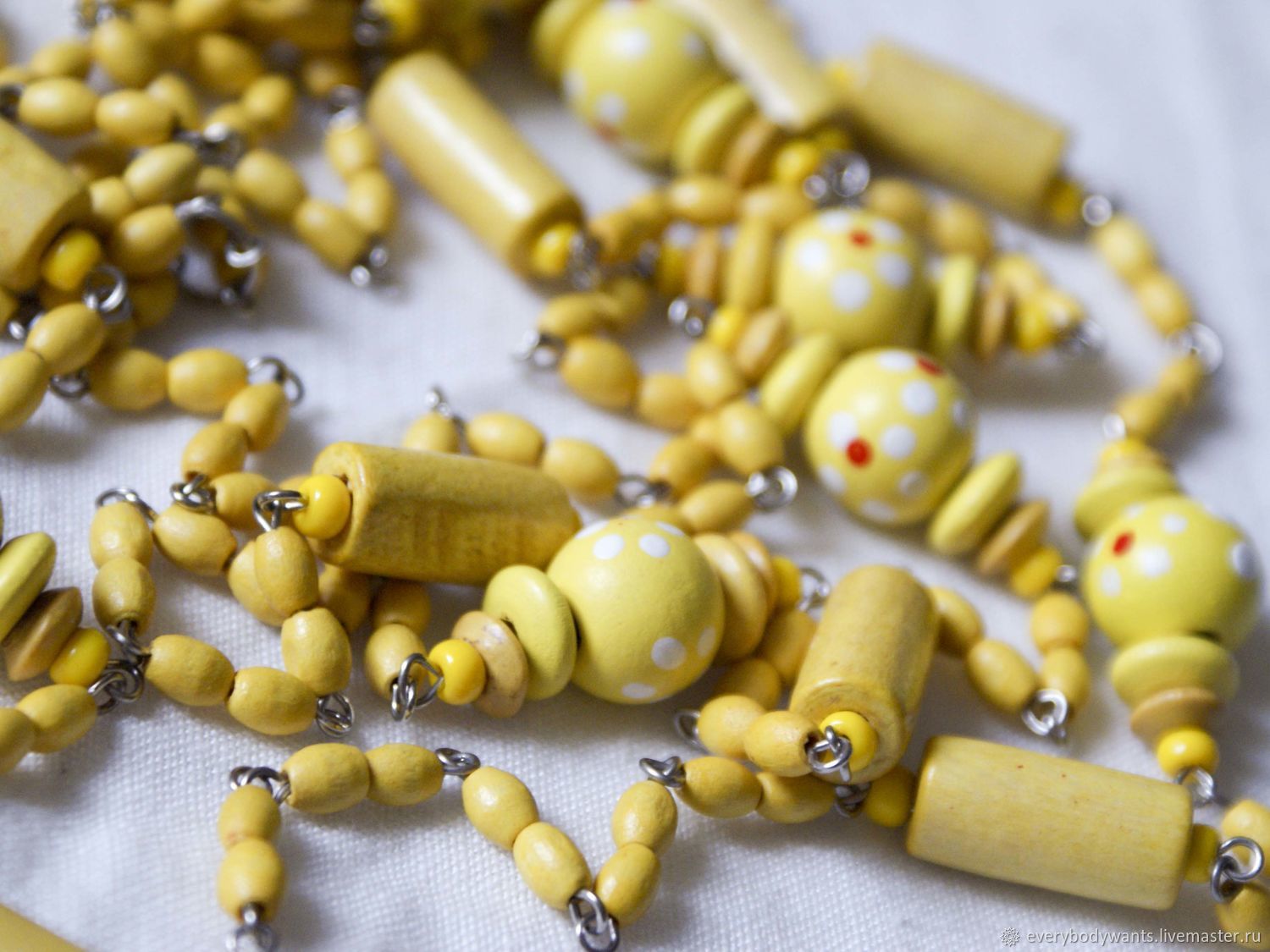 Бусы: Желтые деревянные бусы в интернет-магазине на Ярмарке Мастеров ...
