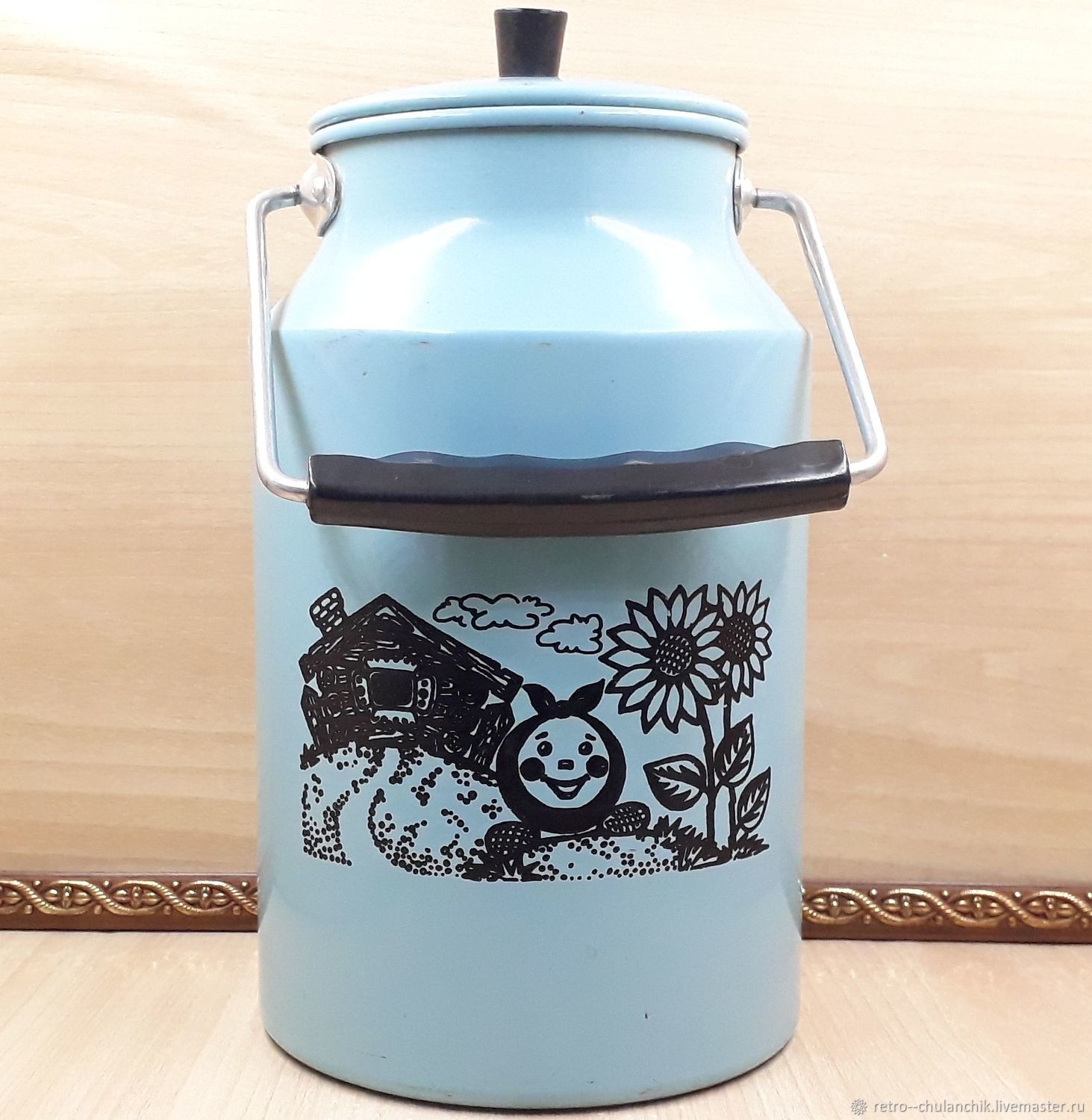 Enameled can of 3 liters of the USSR, Vintage kitchen utensils, Istra,  Фото №1