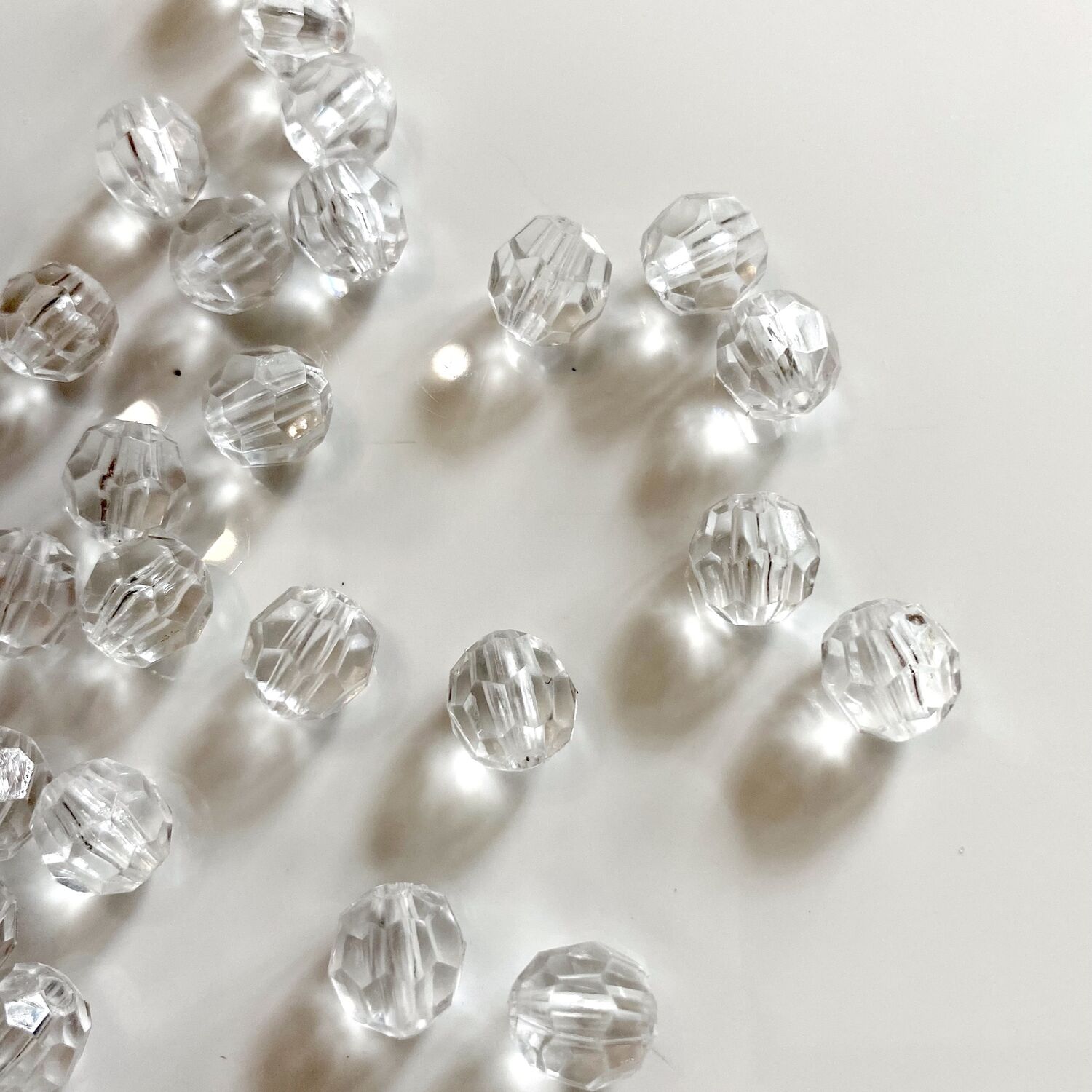 Бусины жемчужные фиолетовые. Серьги незабудки. Бисер средний ассорти арт. Упаковка для бусин. Бархатные бусины.