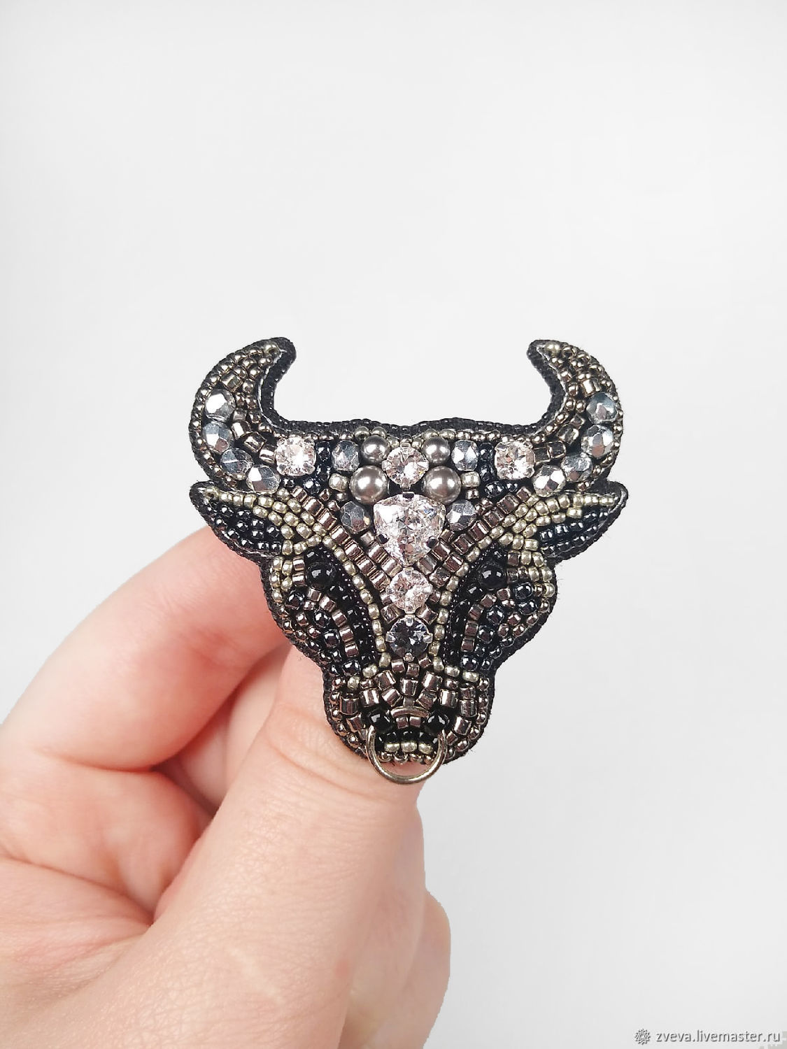 Брошь Бык серебряный, символ года 2021, бык из бисера – заказать на ...