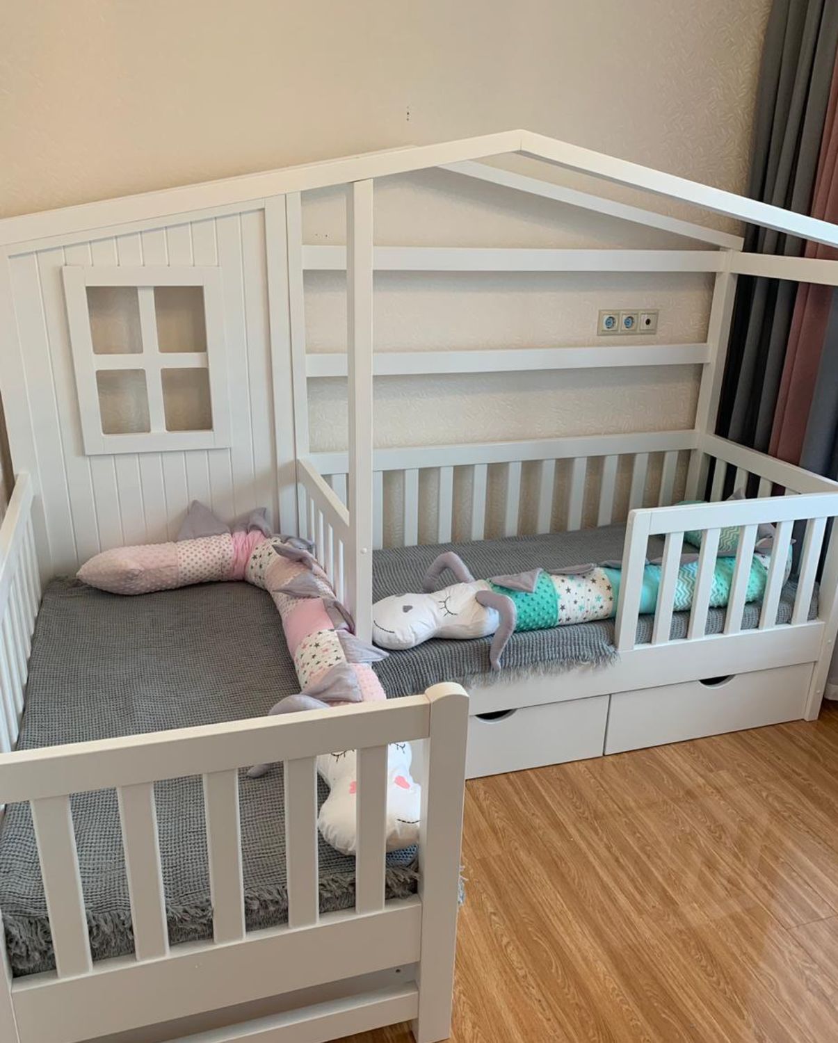 Кровать домик для двоих детей