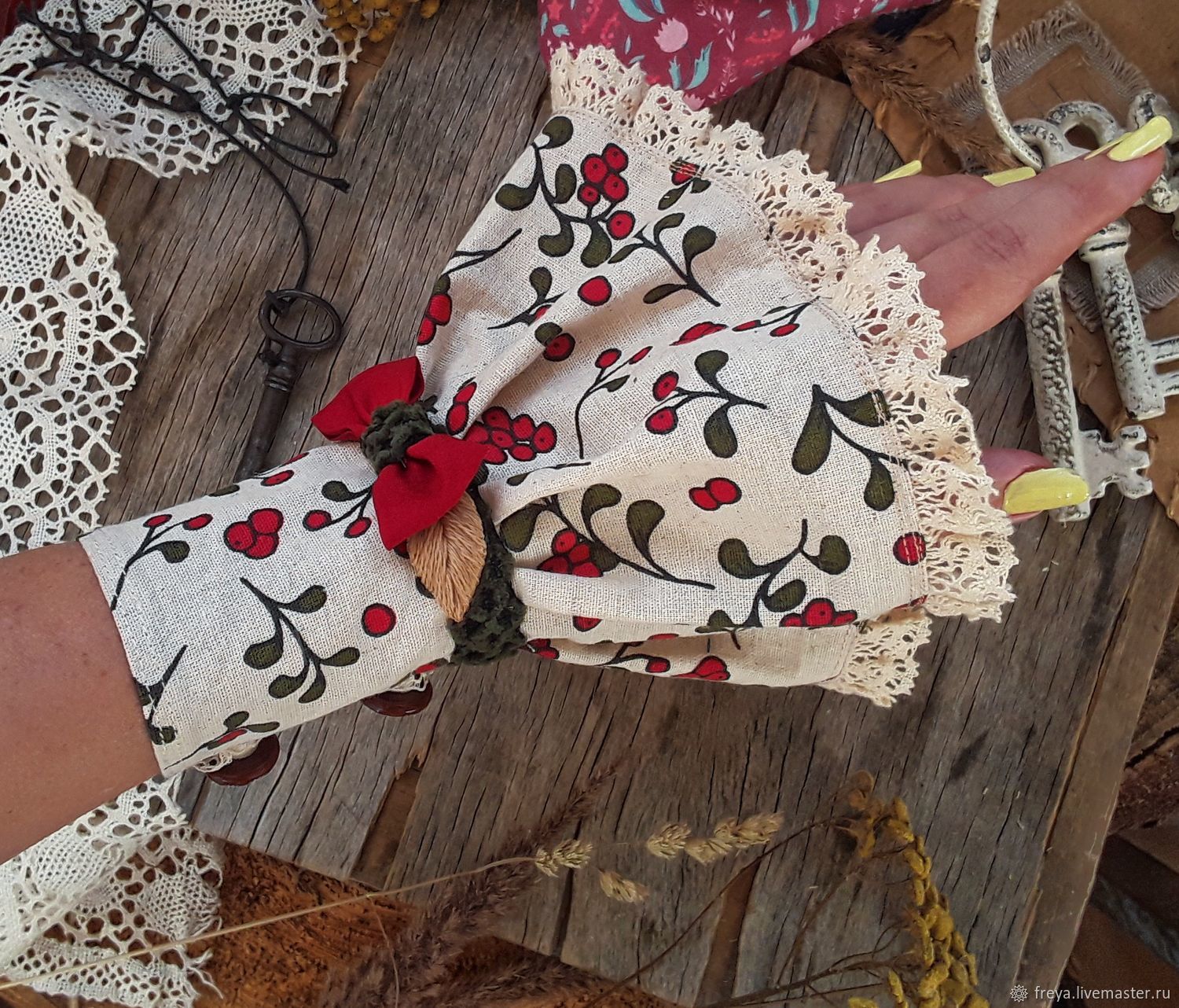 Льняные манжеты с кружевами \" Ягодное лето \" купить в интернет-магазине ...