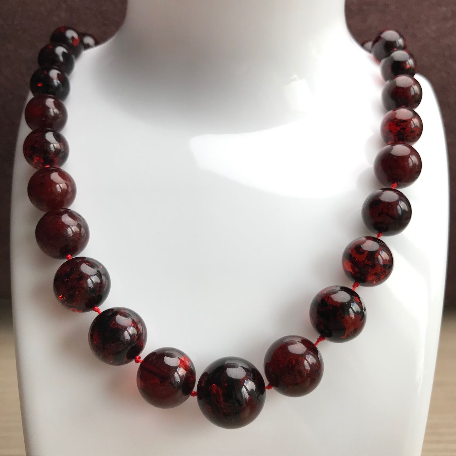 Янтарные бусы. «Темная вишня» купить в интернет-магазине Ярмарка ...