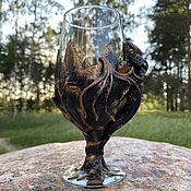 Caramel glass with a dragon inlaid with Rauchtopaz