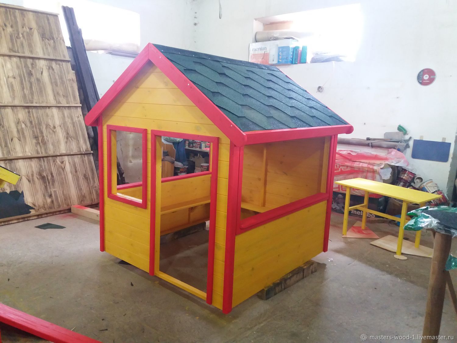 Деревянные детские домики для улицы