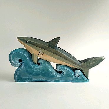 Куклы и игрушки ручной работы. Ярмарка Мастеров - ручная работа Деревянная игрушка сувенир Акула на волне. Handmade.