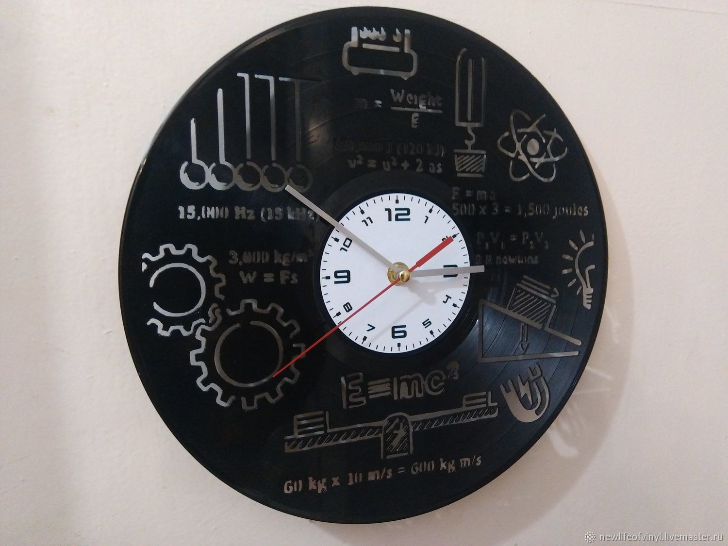 Часы из виниловой пластинки "Физика" купить в интернет-магазине Ярмарка ...