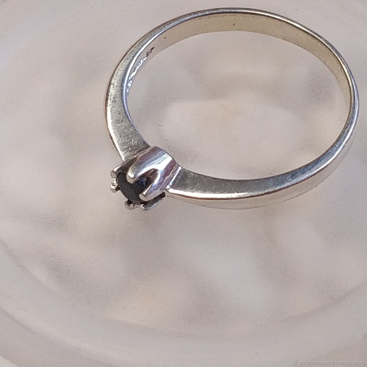 Кольцо с сапфиром серебро
