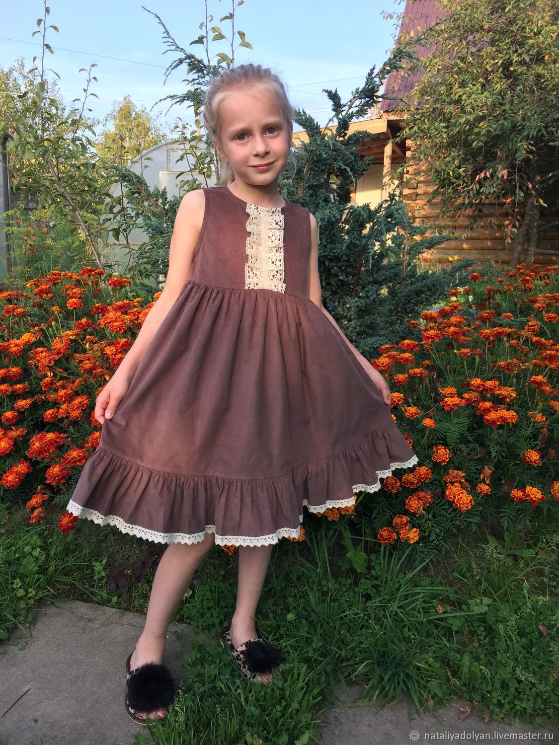 Платье из микровельвета для девочки