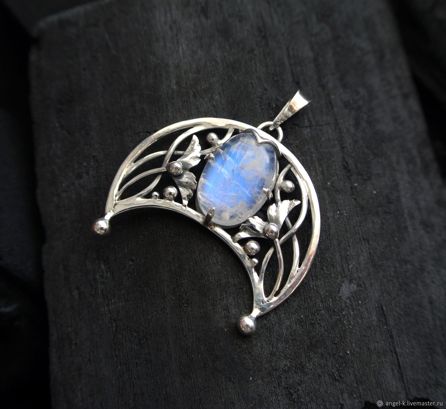 Серебряный кулон Лунница с лунным камнем в интернет-магазине Ярмарка ...