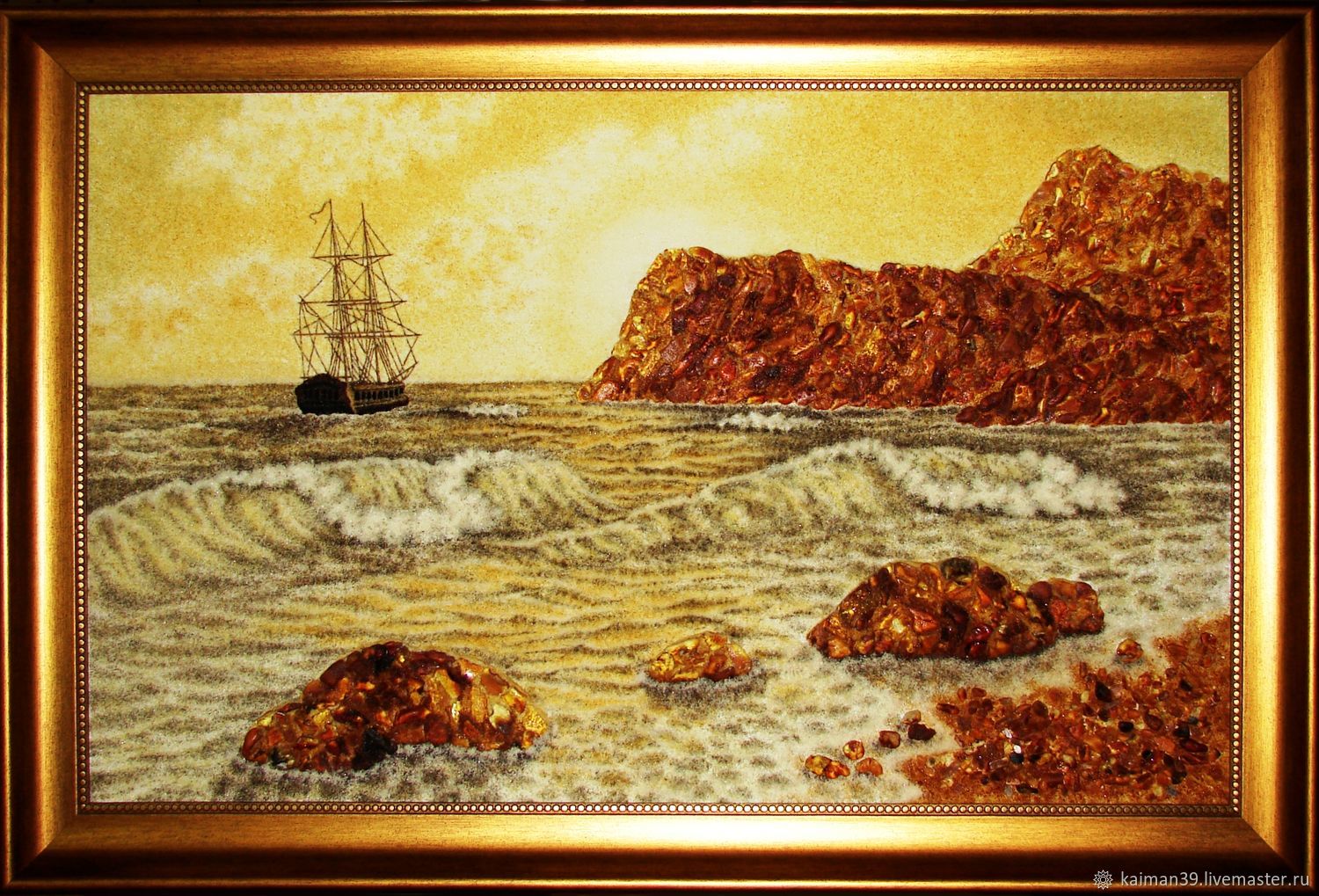 Картина из янтаря парусник
