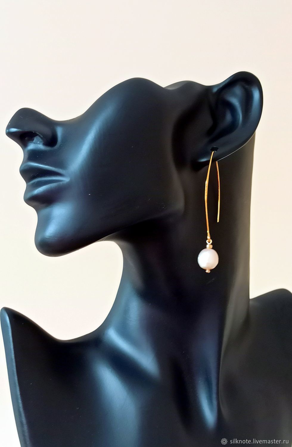Серьги с жемчугом длинные, крючки, позолота. Натуральный жемчуг 1 см в ...