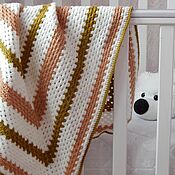 plaid for girl. Knitted blanket for newborns