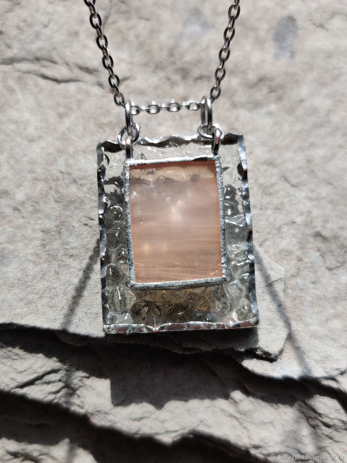 Кулон-подвеска из стекла фиолетовый / пудровый кристалл купить в ...