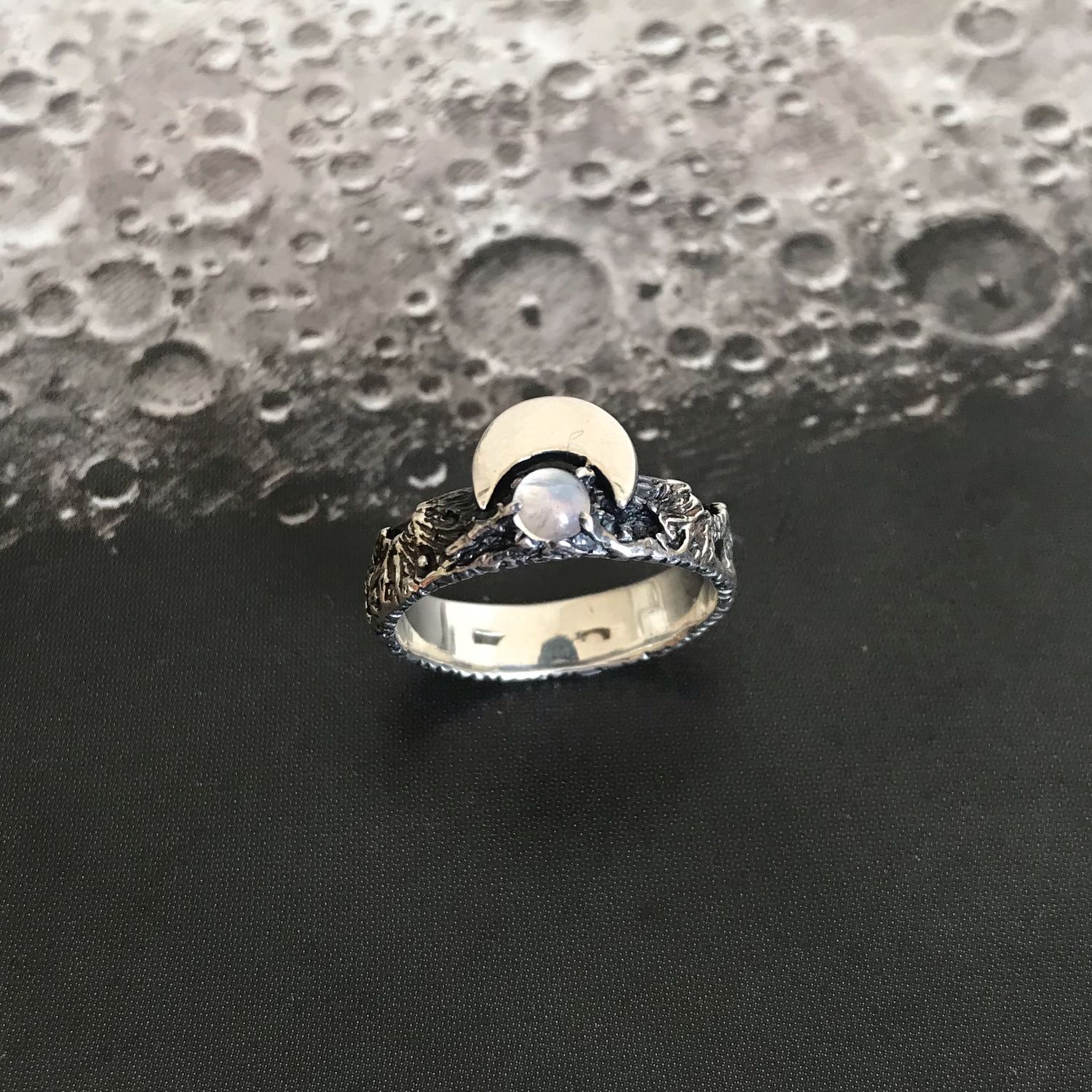 Кольцо с луной