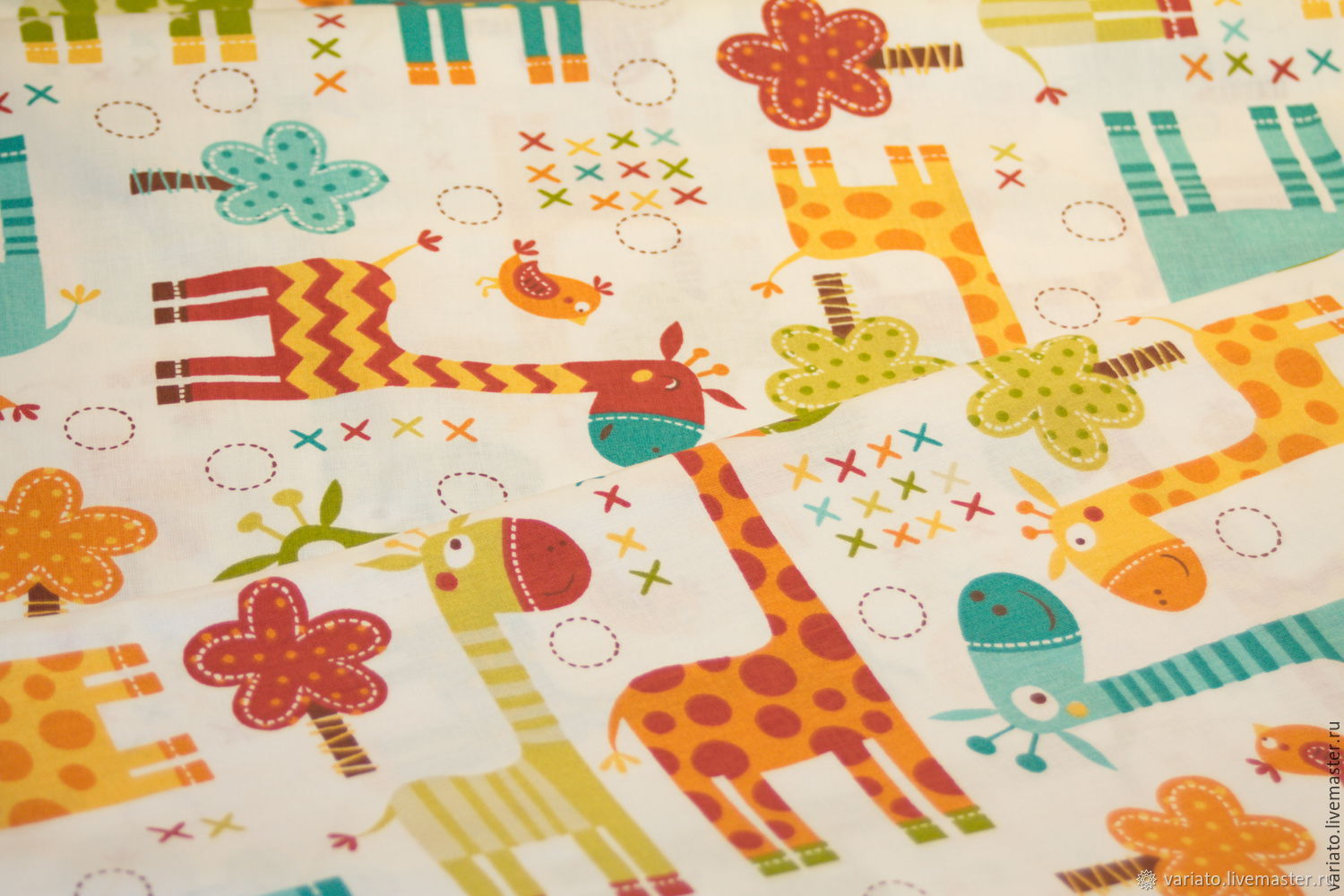 Жирафы на ткани