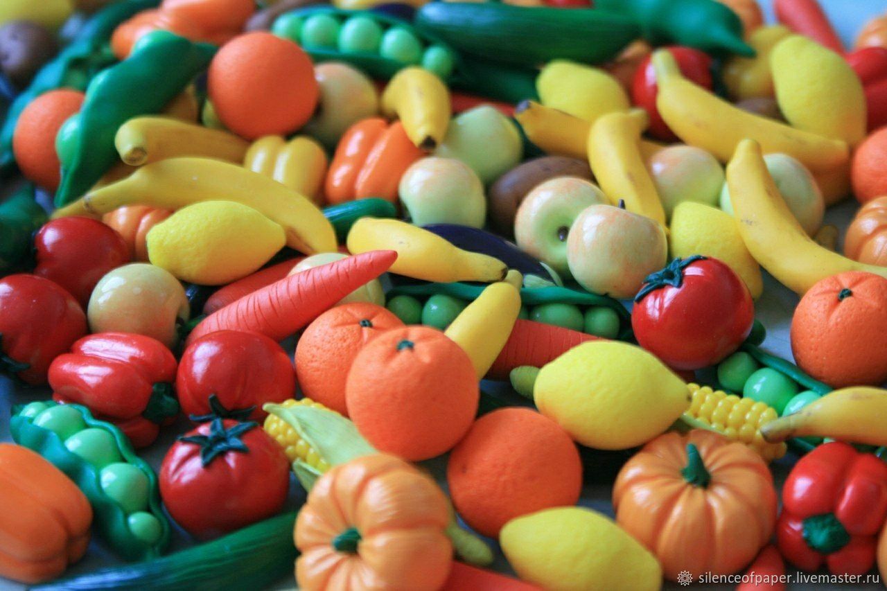 Овощи из полимерной глины для детей. Овощи и фрукты из пластилина. Искусственные ягоды и фрукты. Фрукты и овощи из глины. Овощи и фрукты из полимерной глины.