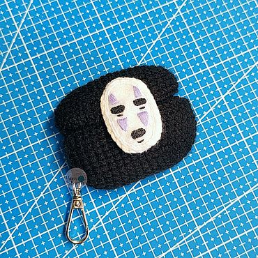 Сумки ручной работы. Ярмарка Мастеров - ручная работа Вязаный чехол кейс AirPods/Безликий Бог Каонаси/Унесенные призраками. Handmade.