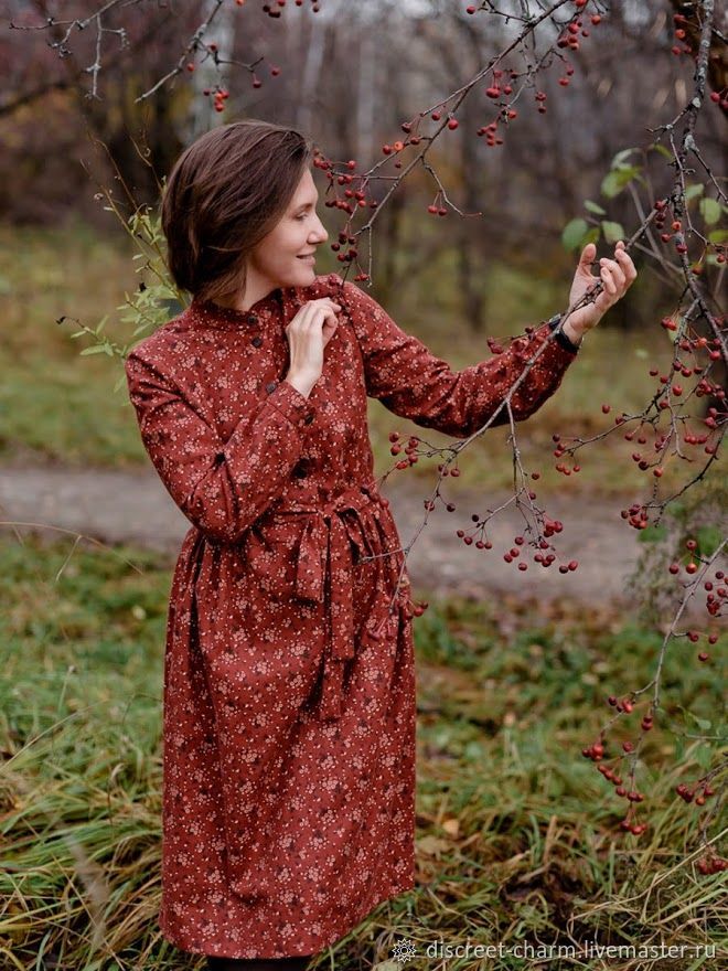 Бордовое платье в цветы,теплое, на пуговицах, с воротником стойкой в интернет-магазине Ярмарка Мастеров по цене 6500 ₽ – MYWBORU