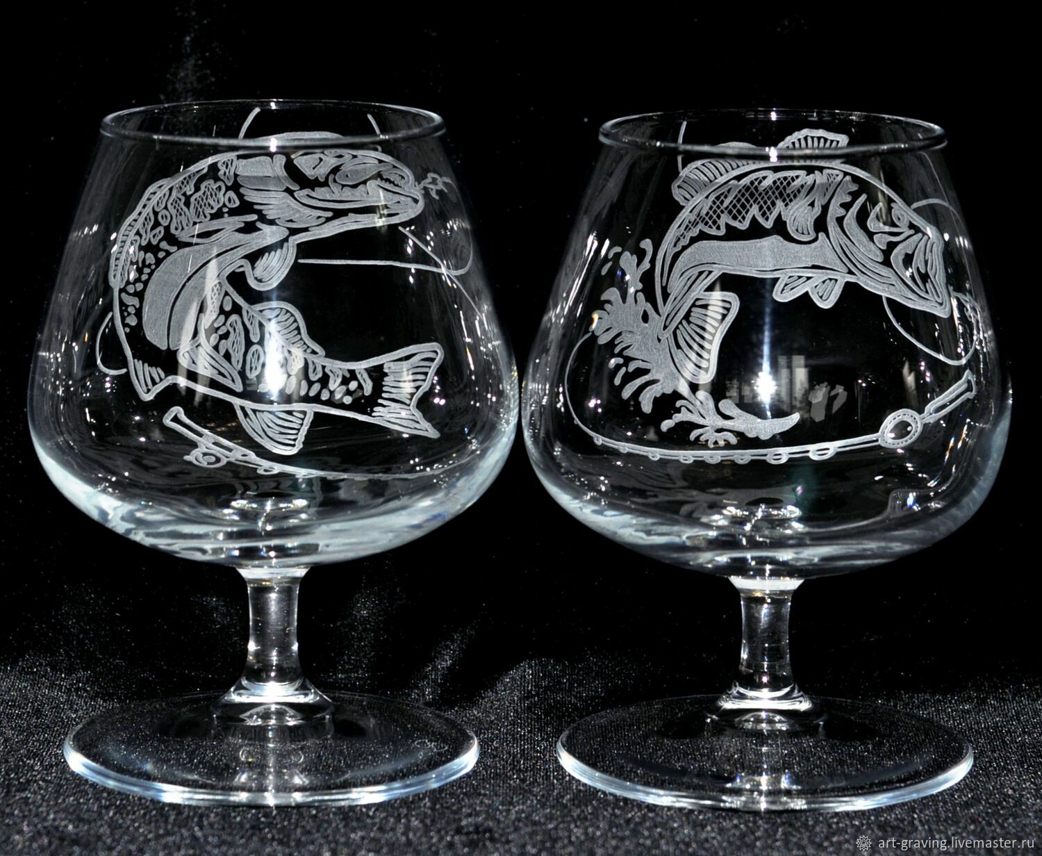 коньячный бокал дракон. бокалы под виски. коньячные бокалы с надписями в коробке. бокал для коньяка на 50 лет с гравировкой. бокал для коньяка осьминог.