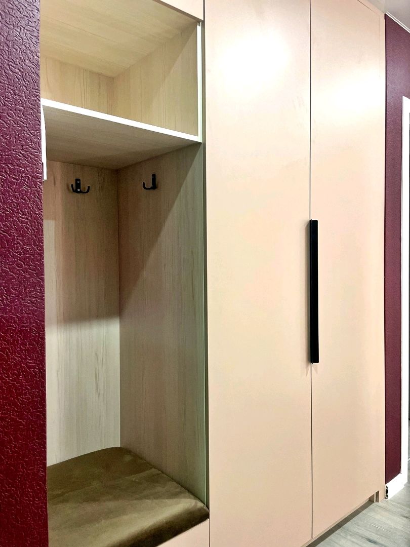 Шкаф в прихожую на заказ в интернет-магазине Ярмарка Мастеров по цене ...