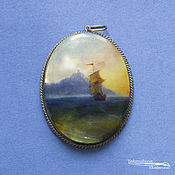 Pendant with painted lacquer miniature