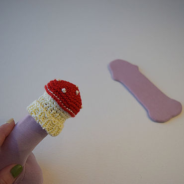 Ол мені қатты ұрды, мен жүре алмадым.