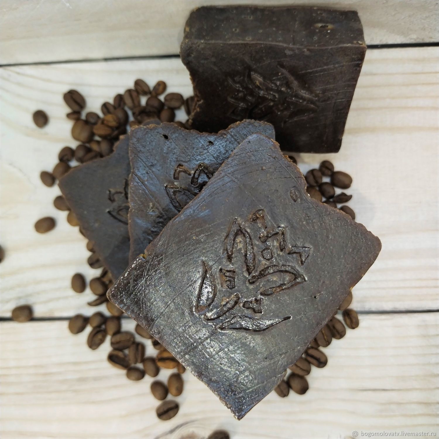 Мыло-скраб Flora Secret с эффирным маслом корицы и молотым кофе 75 г