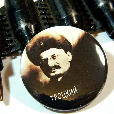 Украшения ручной работы. Ярмарка Мастеров - ручная работа Значок в советском стиле  "Троцкий Л.Д.". Handmade.