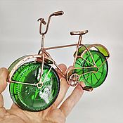 Велосипед из блюдец детского набора посуды, витражная статуэтка