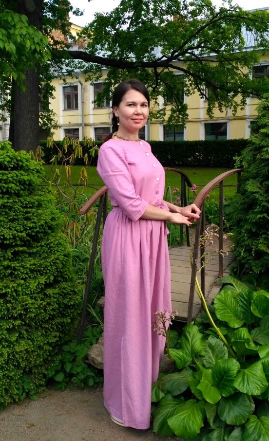 Нежное платье из льна