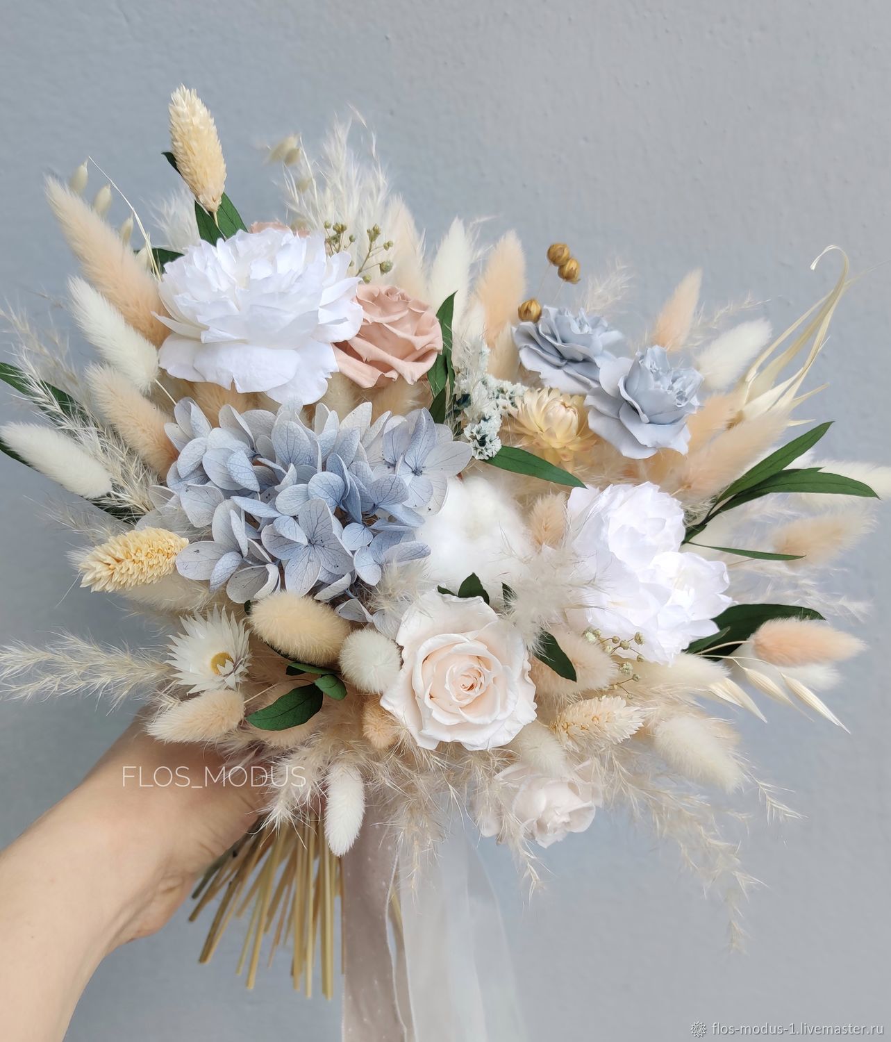 Букет невесты из стабилизированных цветов и сухоцветов