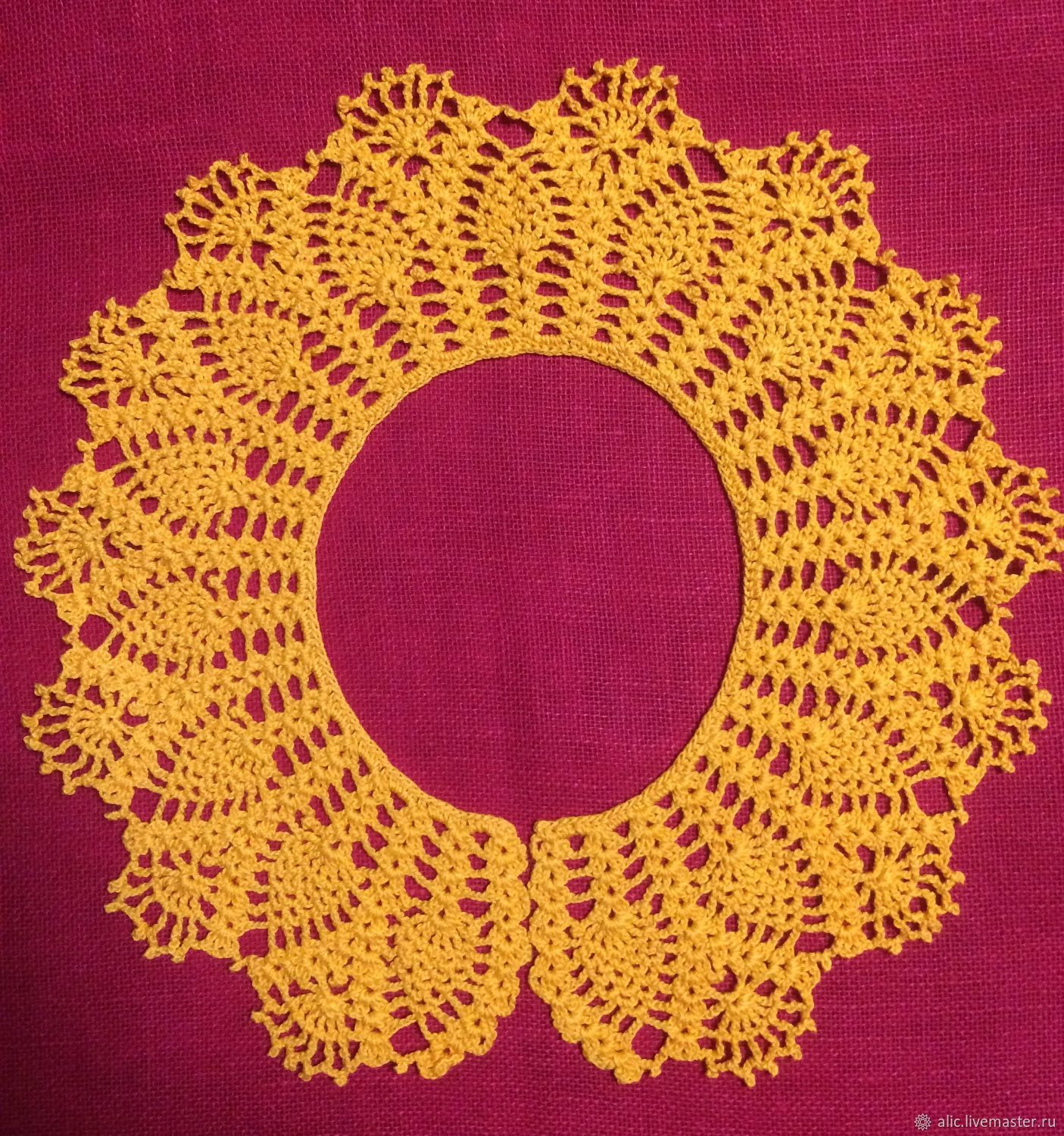 желтый воротничок. кто такие желтые воротники. воротник с клепки. шаль вязаная желтого цвета. желтое платье с воротником.