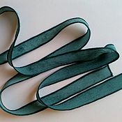 Батик шелковый шарф  пыльно -зеленый Мелодия леса