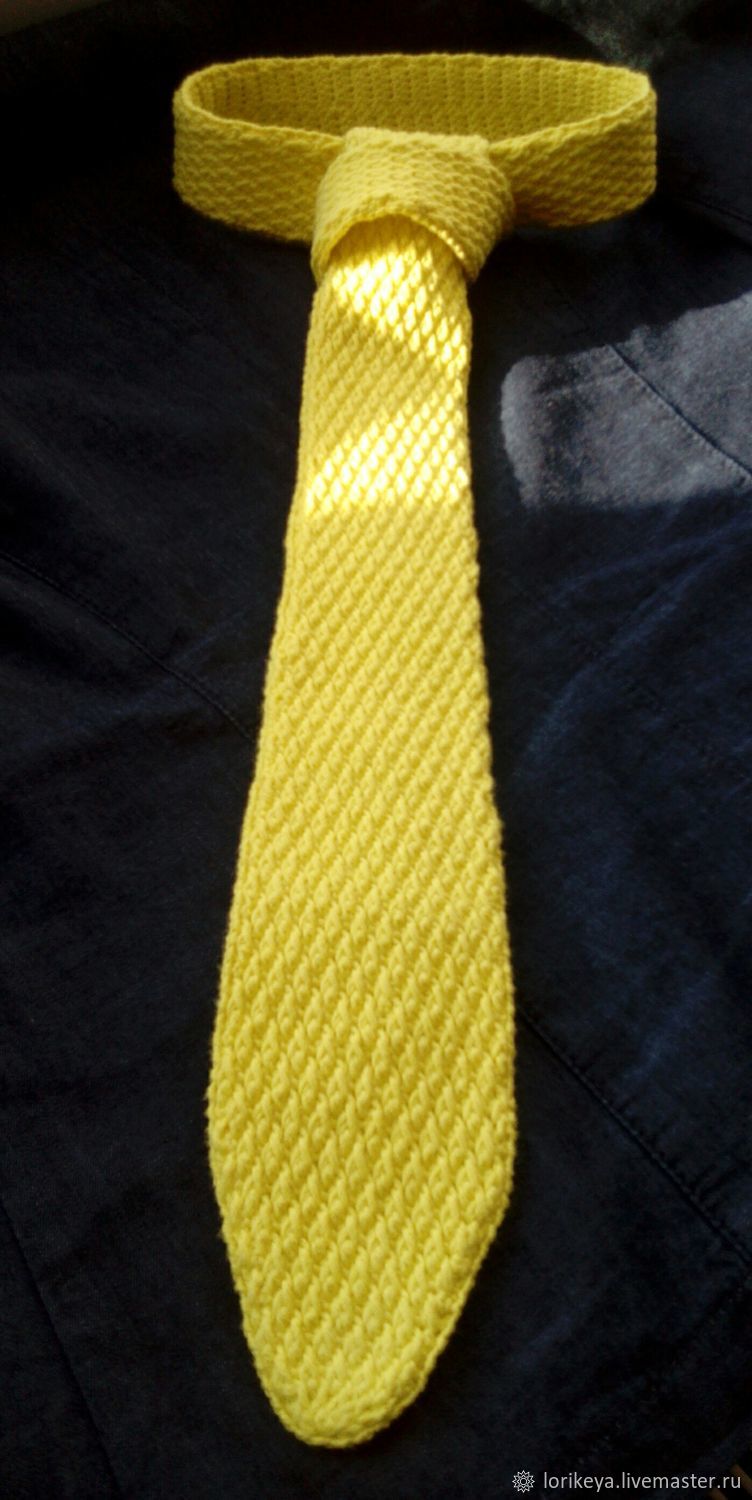 Вязаный галстук крючком