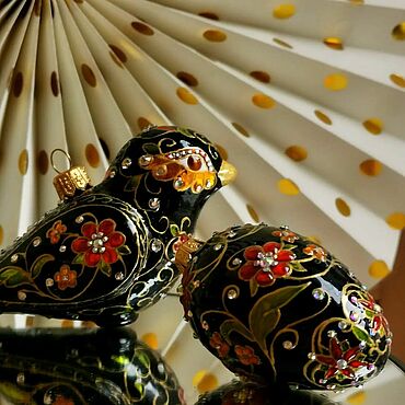 Сувениры и подарки ручной работы. Ярмарка Мастеров - ручная работа Пасхальный набор: птичка и яйцо с витражной росписью. Handmade.