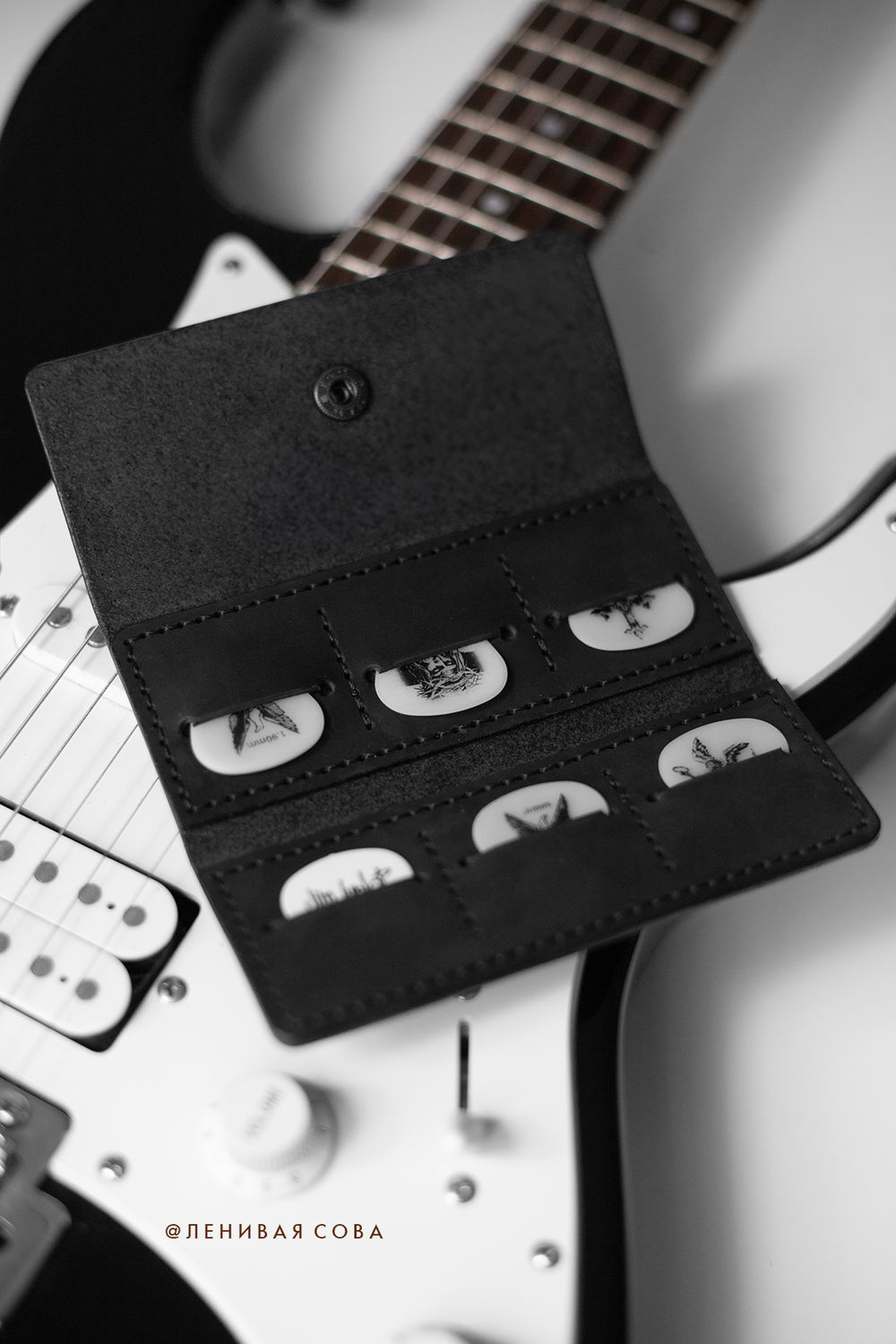 Кожаный холдер/чехол для медиаторов купить в интернет-магазине Ярмарка ...