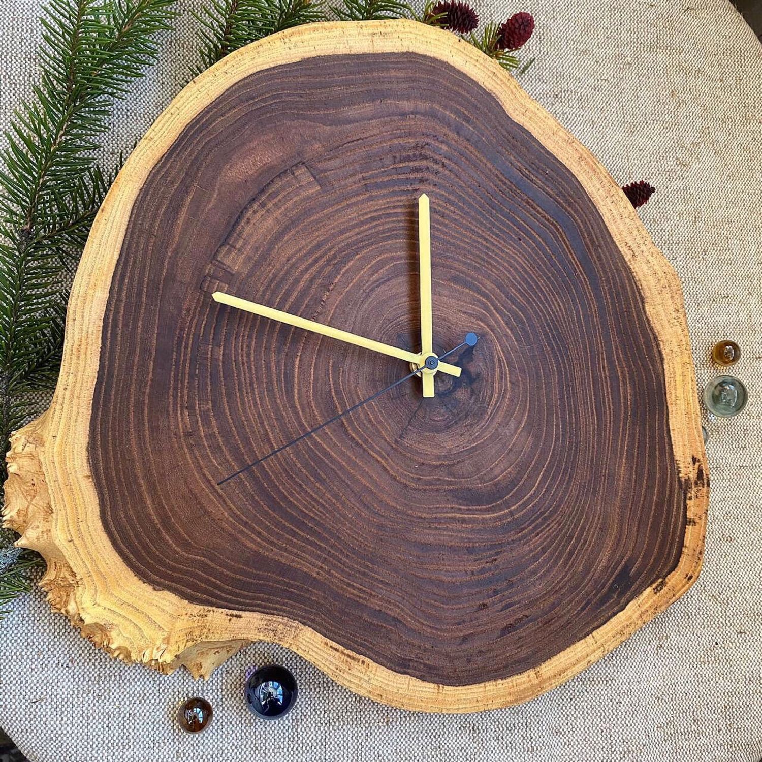 Часы из дерева фото