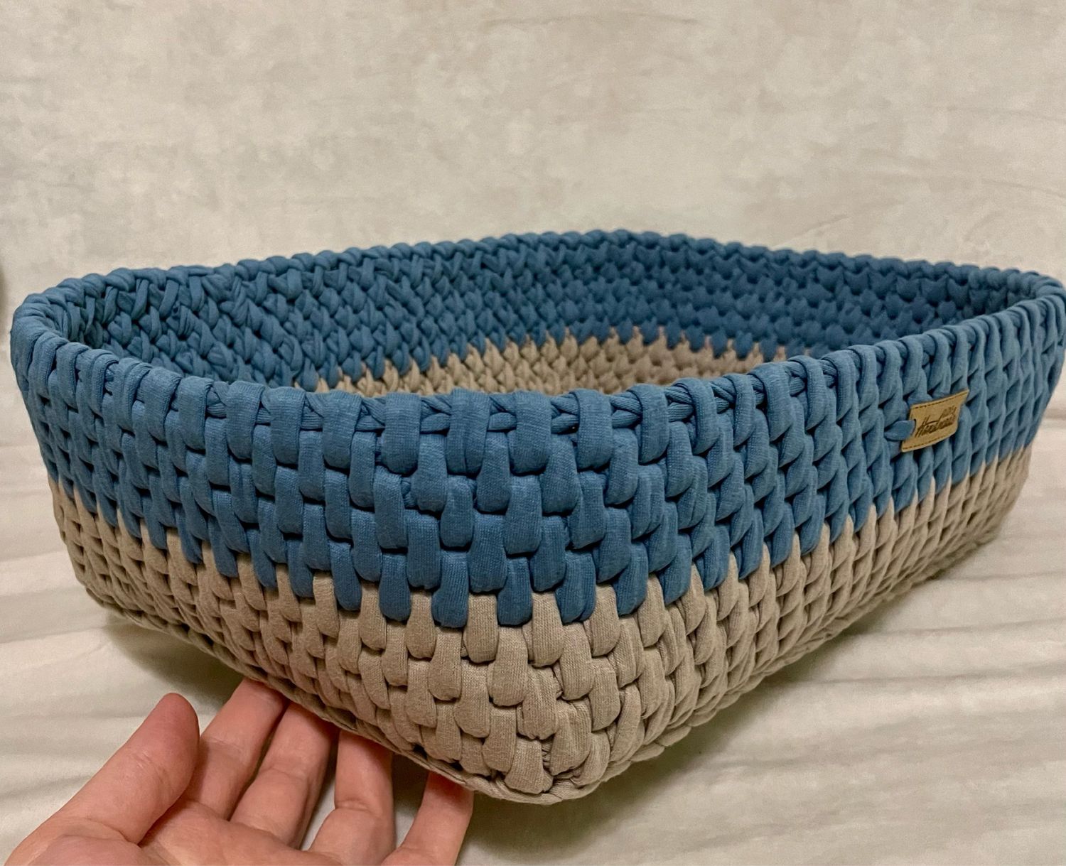 Корзина из трикотажной пряжи с деревянным дном в интернет-магазине на ...